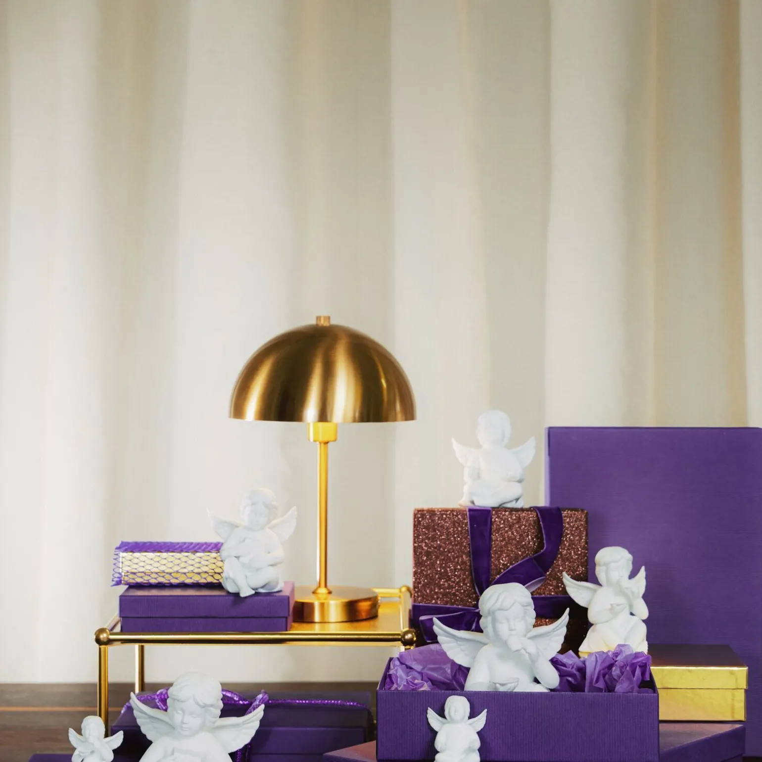 Engel mit Kaffeetasse